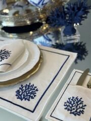 Lacivert Mercanlı 6 Kişilik Amerikan Servis 34x48 cm, Peçete 37 cm ve Kaşıklık Takımı